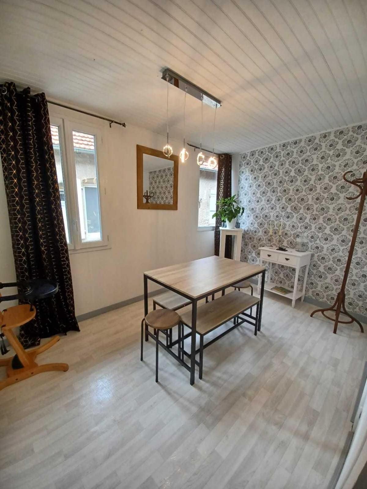 Holiday home Logis Des Pivoines Trezelles